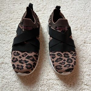 Skechers/Bobs Sport Squad Lil Gatito Slip on shoes sz 6.5